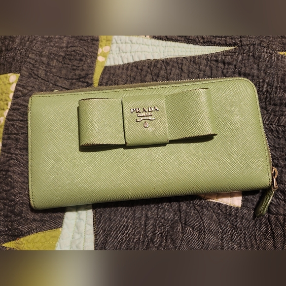 Prada Light Green Saffiano Leather Bow Continental Wallet - Picture 16 of 16